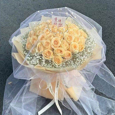 梅州52朵香槟玫瑰满天星，你就是我的全部